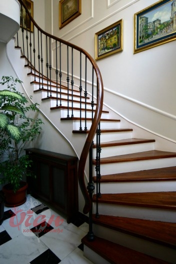 Staircases / S6-005